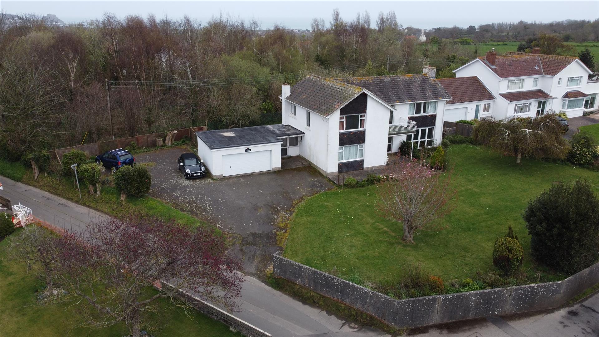 Roseways, La Rue Du Boulivot, Grouville, JE3 9DP